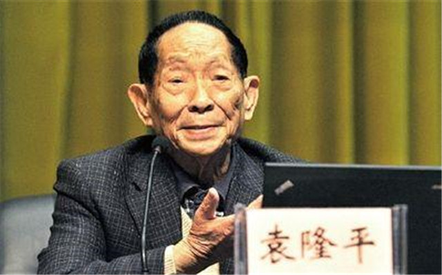  切尔西遭遇进球荒锋线组合遭质疑  